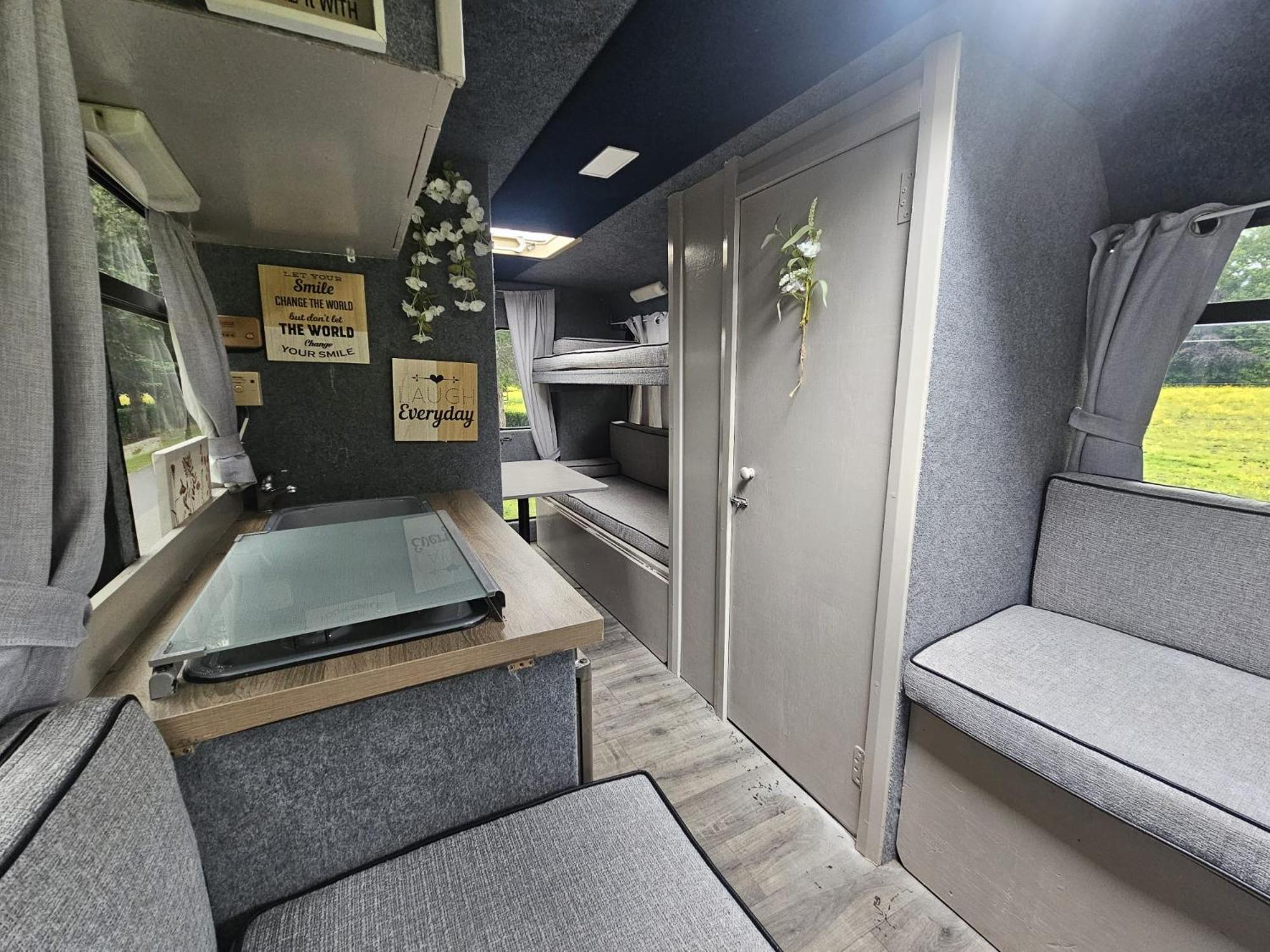 Retro Camper Hire Hotel Dublin Ngoại thất bức ảnh